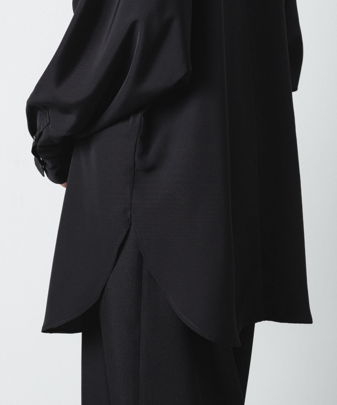 ato(アトウ)のCREPE DE CHINE SCARF SHIRT - BLACKの公式通販サイトsession福岡セレクトショップ