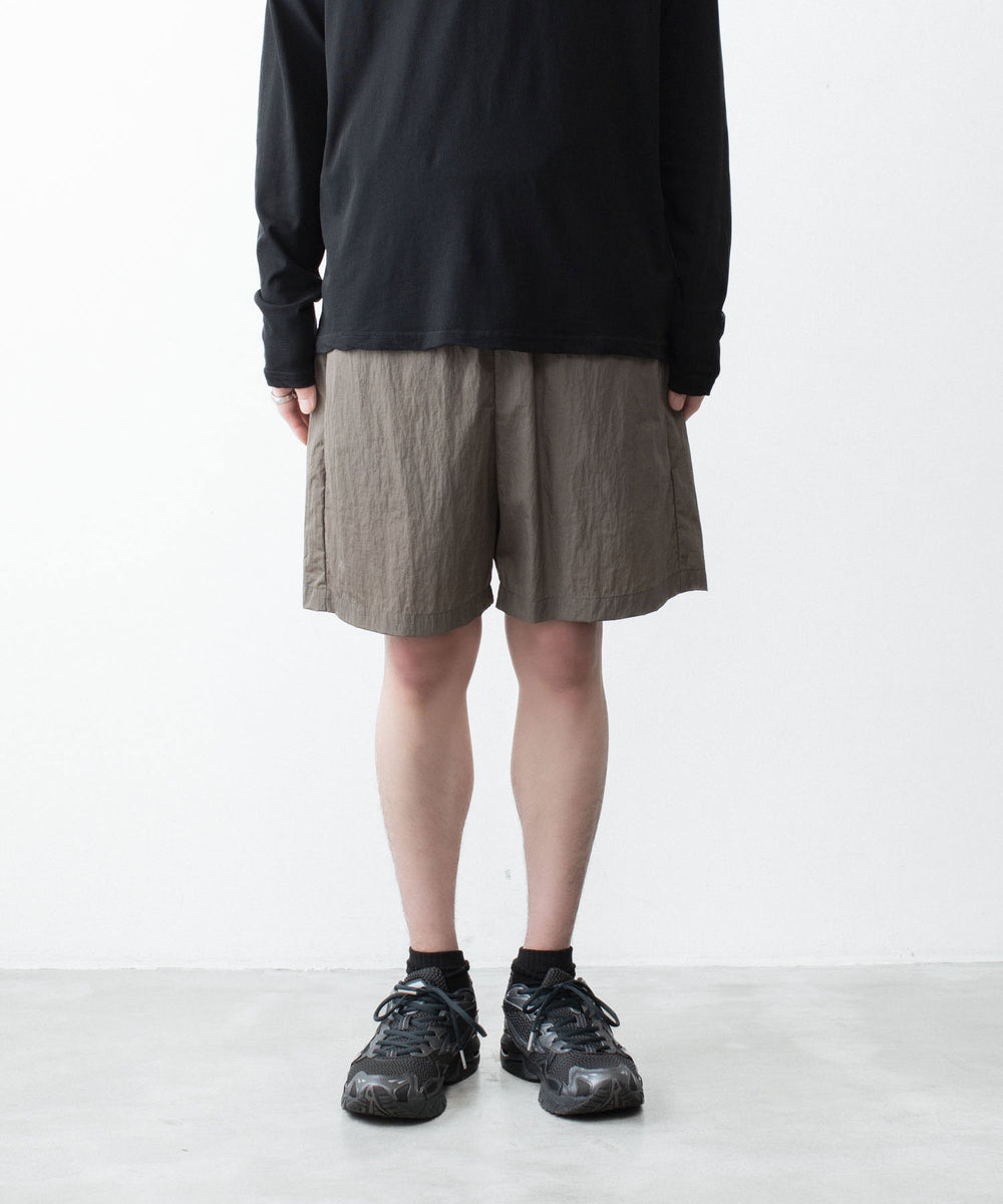 ATTACHMENT アタッチメントのNY TAFFETA SHORTS - KHAKI GRAYの公式通販サイトsession福岡セレクトショップ