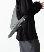 画像をギャラリービューアに読み込む, VEIN ヴェインのREVERSE SATIN SHOULDER BAG - KHAKIの公式通販サイトsession福岡セレクトショップ
