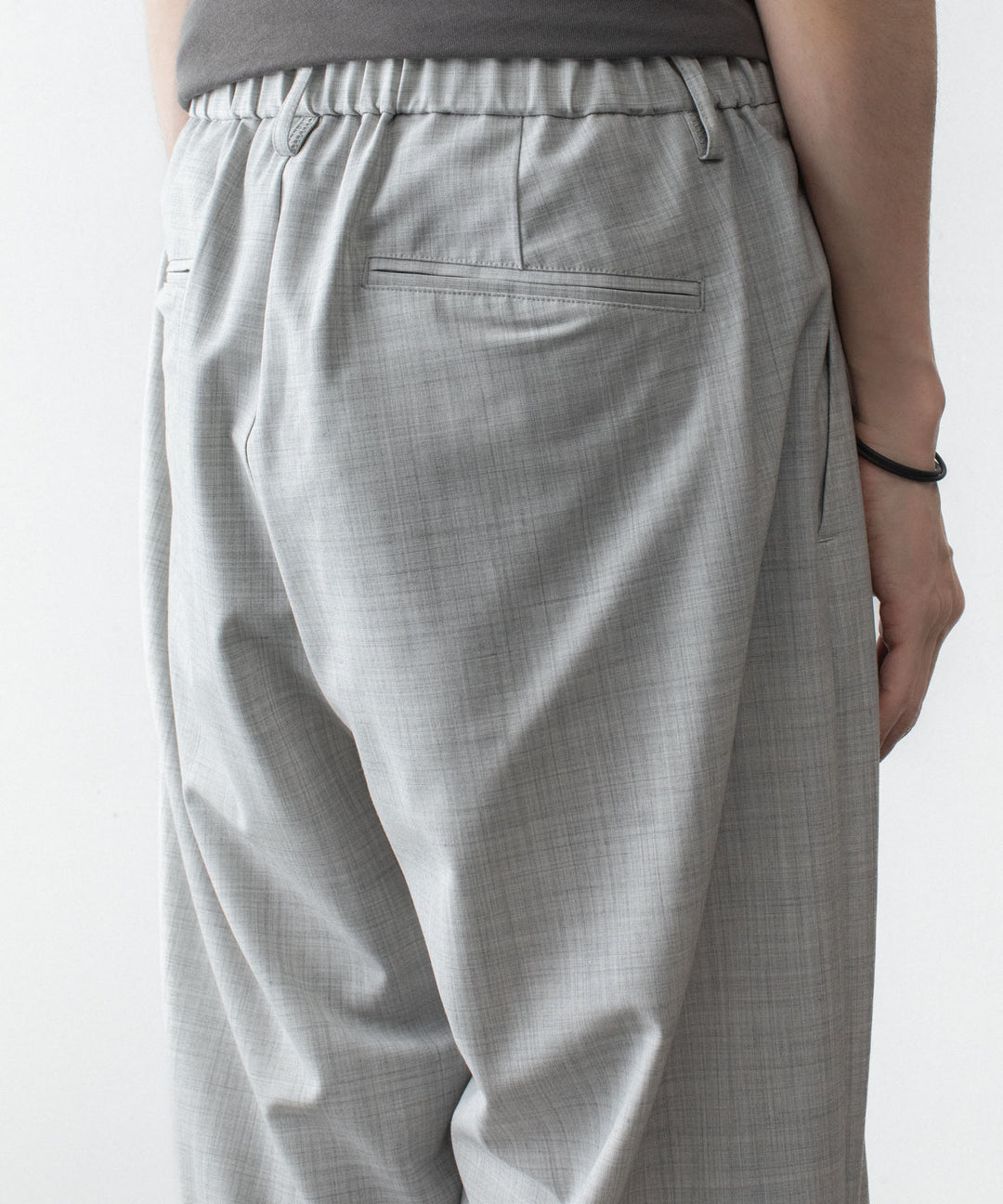 ATTACHMENT アタッチメントのWO/TA STRETCH TRO 1TUCK WIDE TROUSERS - X.GRAYの公式通販サイトsession福岡セレクトショップ