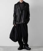 画像をギャラリービューアに読み込む, ATTACHMENT アタッチメントのPE STRETCH DOUBLE CLOTH BELTED TAPERED FIT TROUSERS - BLACK 公式通販サイトsession福岡セレクトショップ
