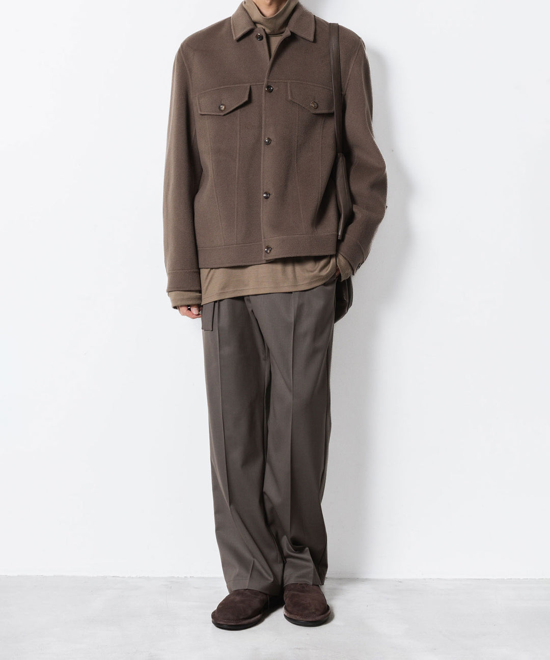 ATTACHMENT / EXCLUSIVE ITEMアタッチメントのWO/PE STRECH GABARDINE BELTED TROUSERS - D.GRAYの公式通販サイトsession福岡セレクトショップ