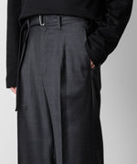 画像をギャラリービューアに読み込む, ATTACHMENT アタッチメントのWASHABLE WO/PE STRETCH SAXONY BELTED WIDE TROUSERS - D.GRAY 公式通販サイトsession福岡セレクトショップ
