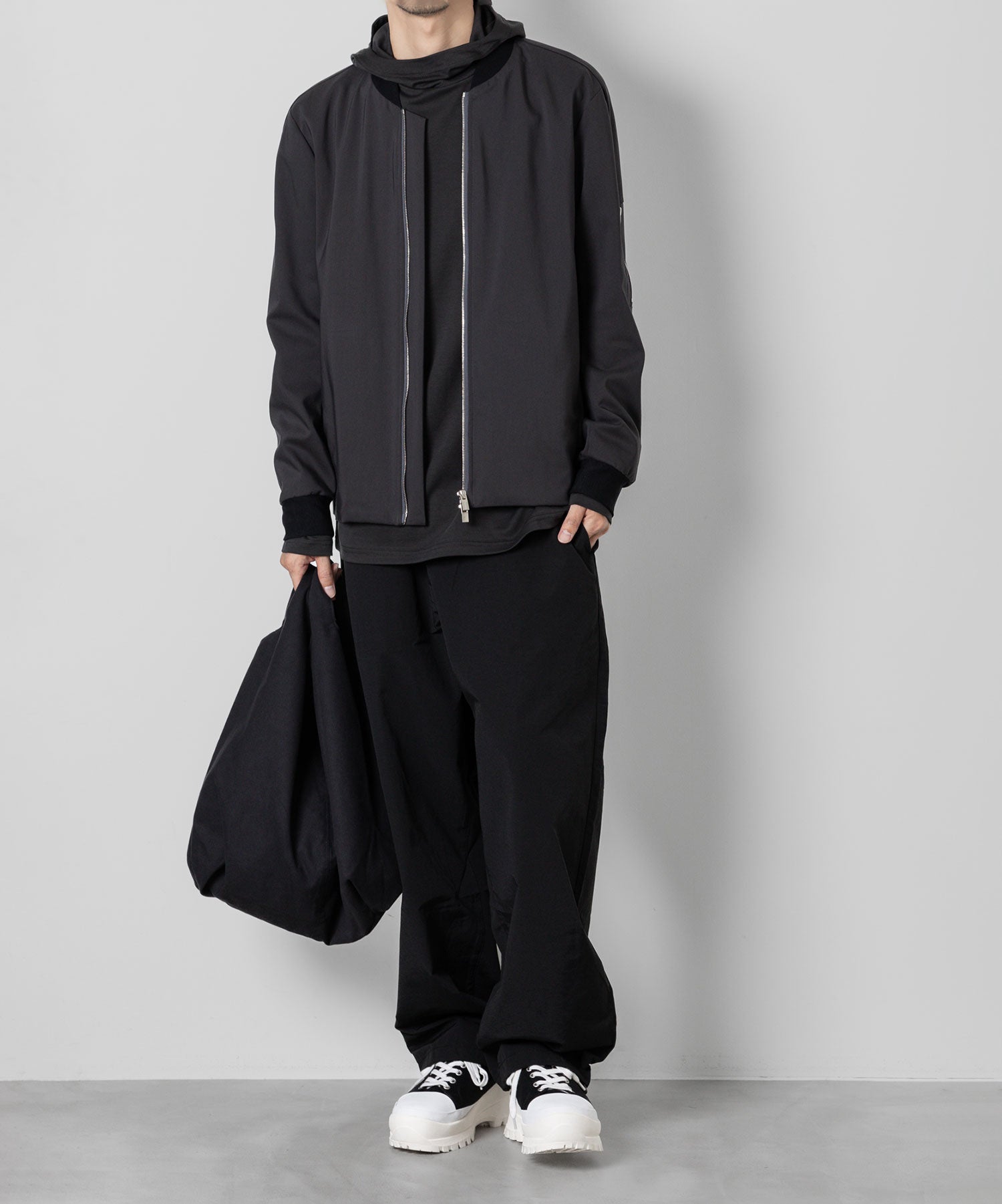 ATTACHMENT(アタッチメント)の23AWのCOTTON DOUBLE FACE HOODIE L/S TEEのD.GRAY
