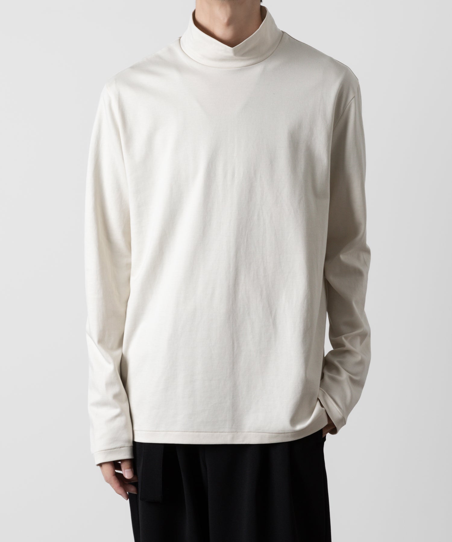 ATTACHMENT アタッチメントのCOTTON DOUBLE FACE SLIM FIT HIGHNECK L/S TEE - OFF WHITE 公式通販サイトsession福岡セレクトショップ