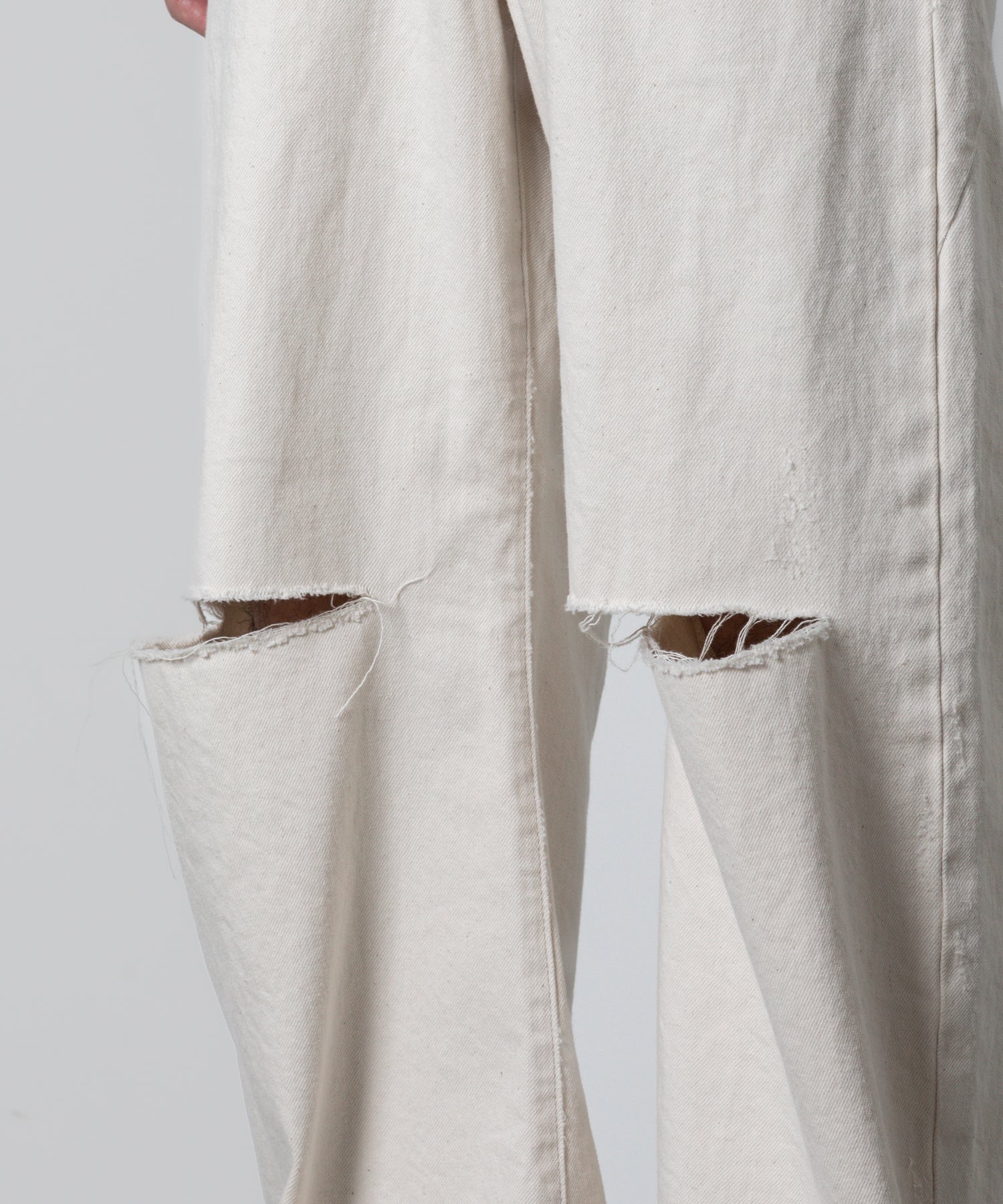 【ATTACHMENT】ATTACHMENT アタッチメントの11oz DENIM WIDE CURVE JEANS - OFF WHITE 公式通販サイトsession福岡セレクトショップ