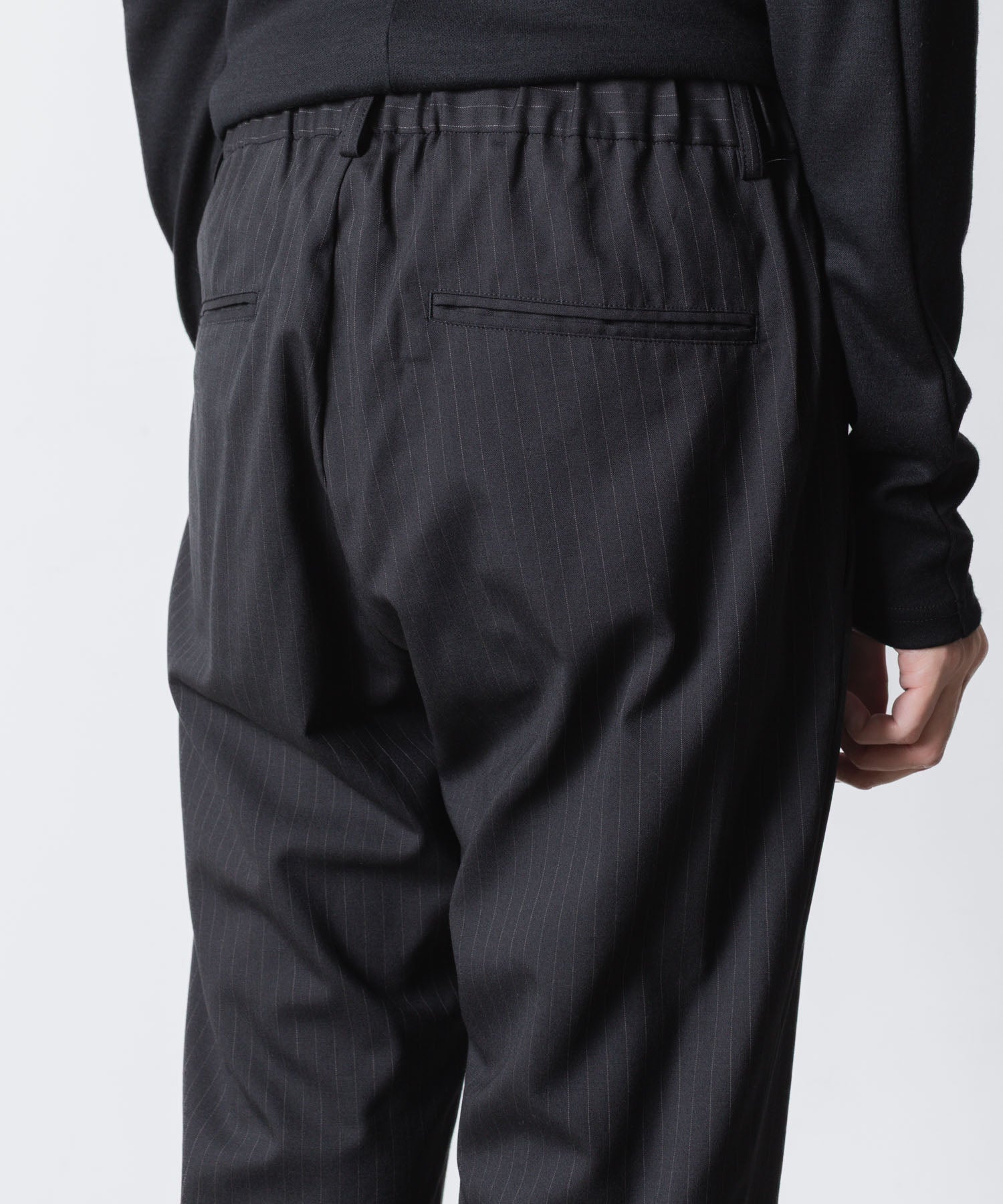 ATTACHMENT アタッチメントのT/W/SI STRETCH GABARDINE REGULAR FIT EASY TROUSERS - S.BLACKの公式通販サイトsession福岡セレクトショップ