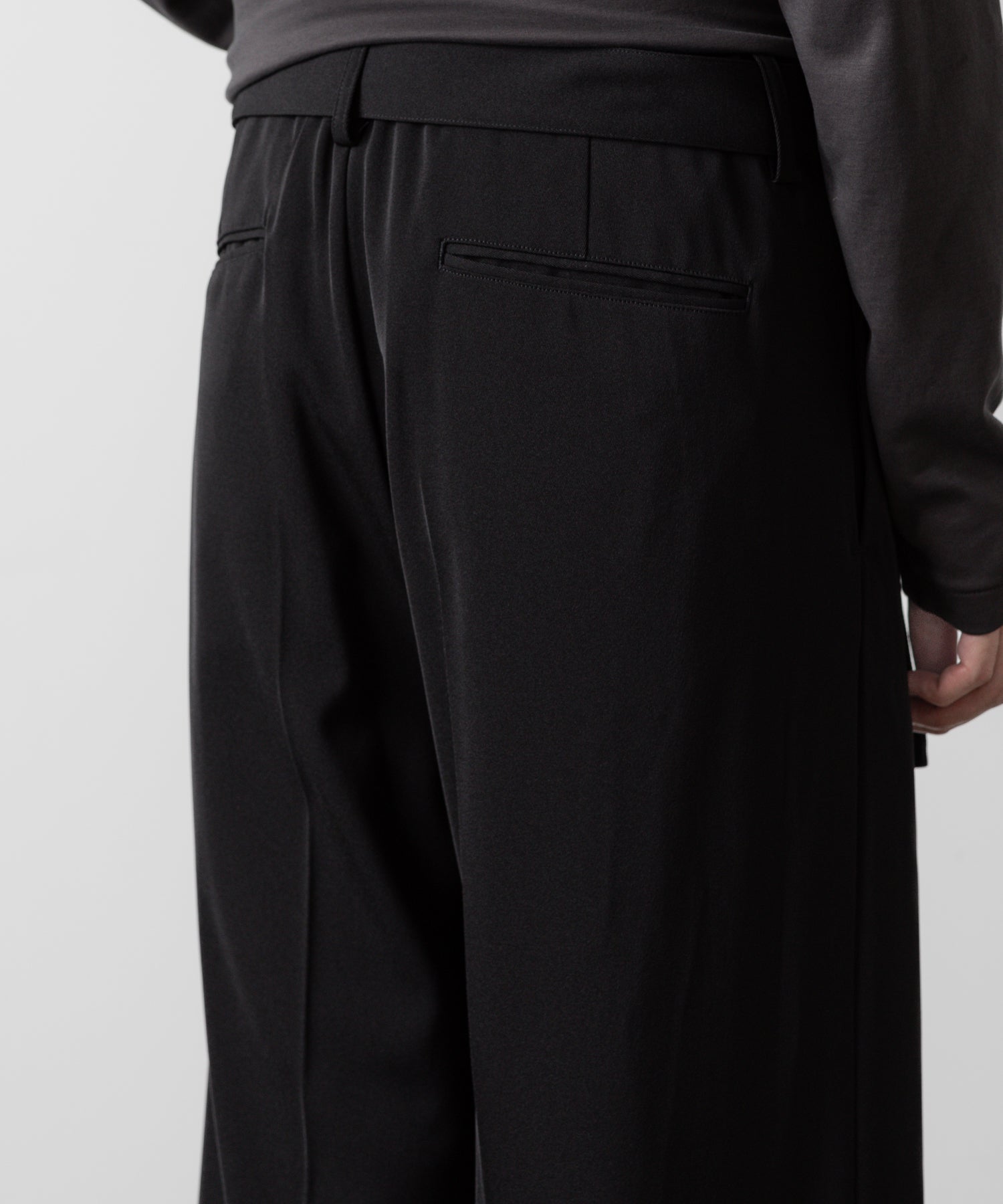 ATTACHMENT アタッチメントのPE STRETCH TWILL BELTED WIDE FIT TROUSERS - BLACKの公式通販サイトsession福岡セレクトショップ