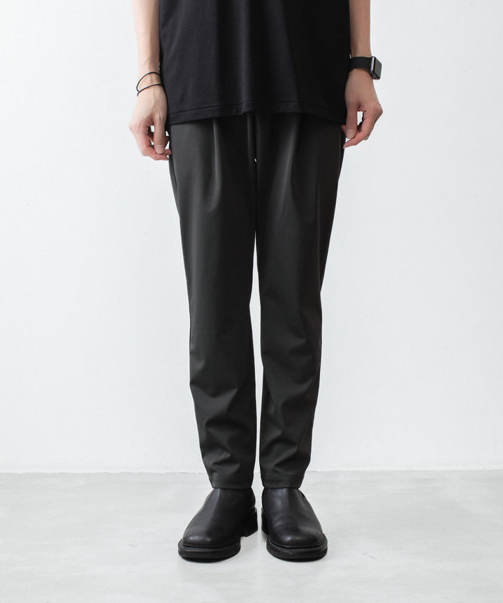 ATTACHMENT / EXCLUSIVE ITEMアタッチメントのLUCA MATTE TWIST REGULAR FIT EASY TROUSERS - D.KHAKIの公式通販サイトsession福岡セレクトショップ