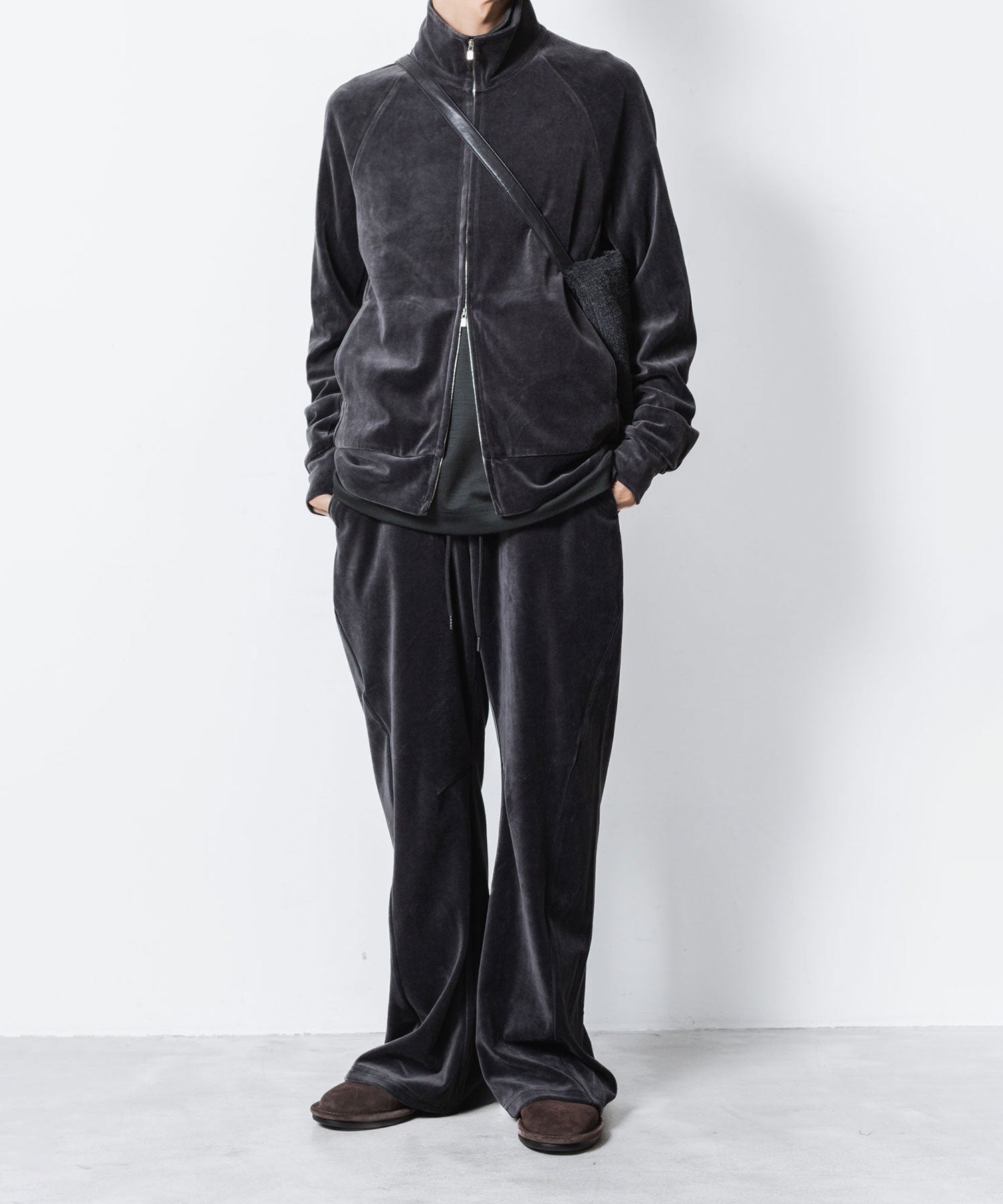 ATTACHMENT アタッチメントのCO/PE VELOR JERSEY 3D TRACK WIDE PANTS - D.GRAYの公式通販サイトsession福岡セレクトショップ
