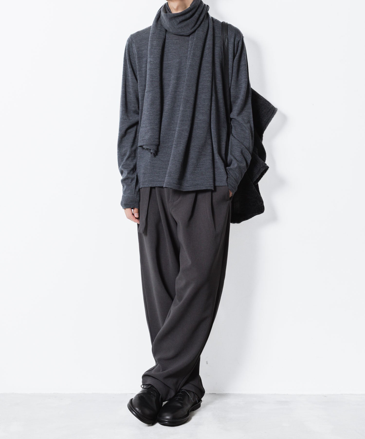 ATTACHMENT アタッチメントの× JOHN SMEDLEY MERINO EXTRAFINE WELTED CREW NECK L/S - D.GRAYの公式通販サイトsession福岡セレクトショップ