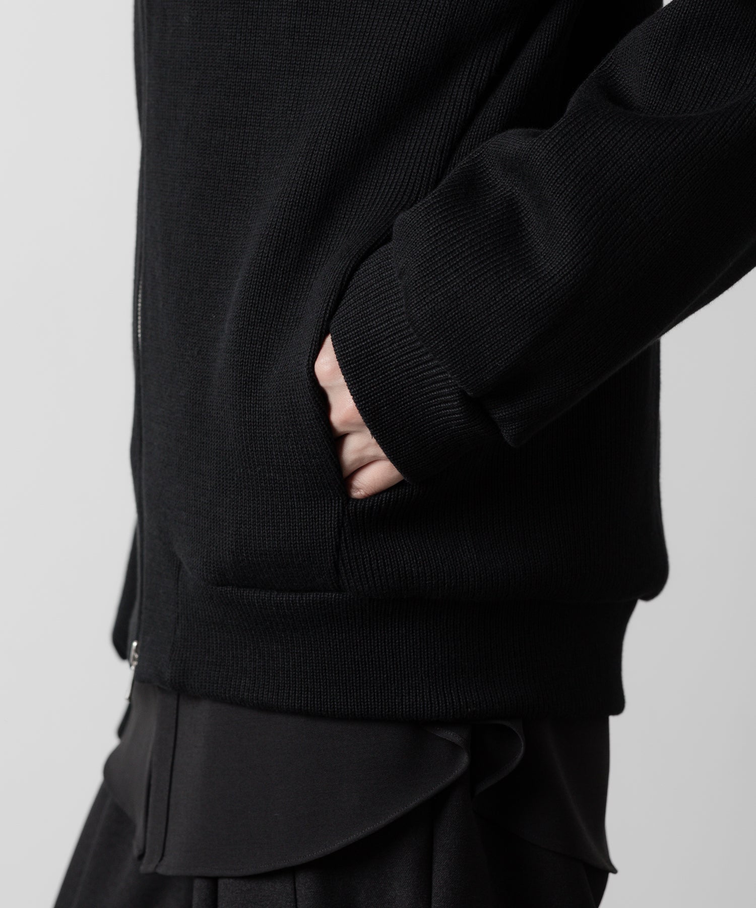 ato(アトウ)のSTAND COLLAR ZIP CARDIGAN  - BLACKの公式通販サイトsession福岡セレクトショップ