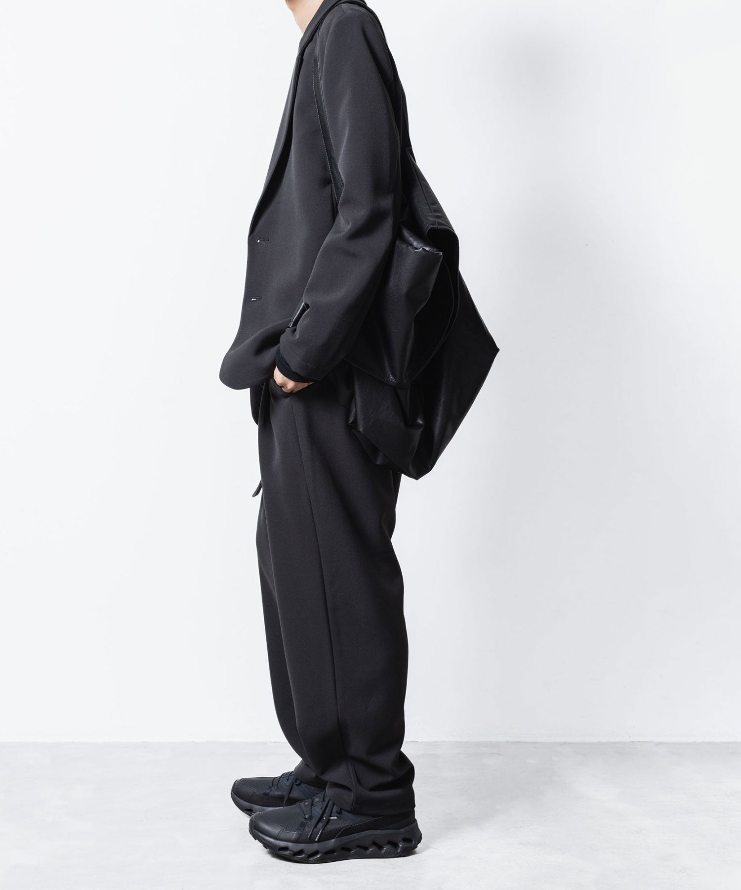 ATTACHMENT アタッチメントのPE STRETCH DOUBLE CLOTH BELTED WIDE TAPERD TROUSERS - D.GRAYの公式通販サイトsession福岡セレクトショップ