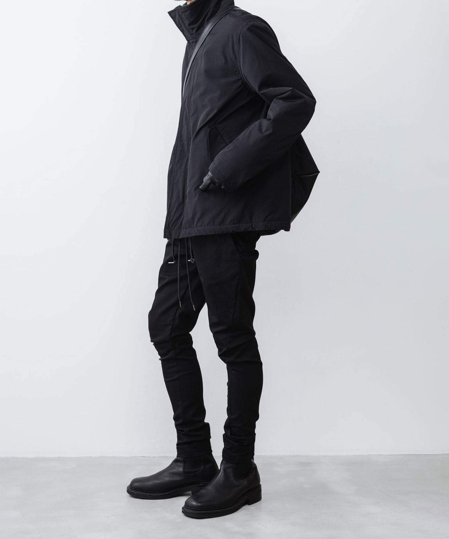 ATTACHMENT / EXCLUSIVE ITEMアタッチメントのRUBBER STRETCH TWILL THREE DIMENSIONAL PANTS - BLACKの公式通販サイトsession福岡セレクトショップ