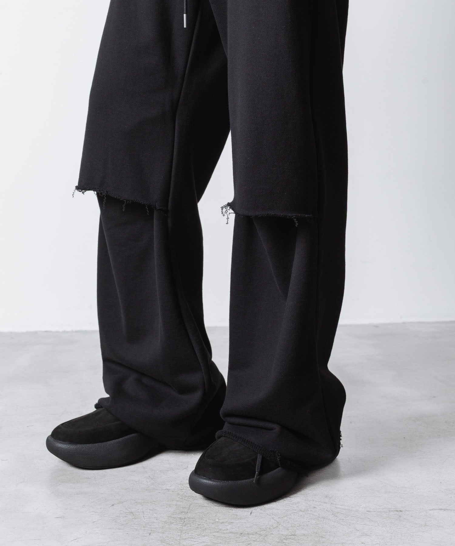 VEIN ヴェインのJUMBERCA TERRY CUT OFF BAGGY TROUSERS - BLACKの公式通販サイトsession福岡セレクトショップ