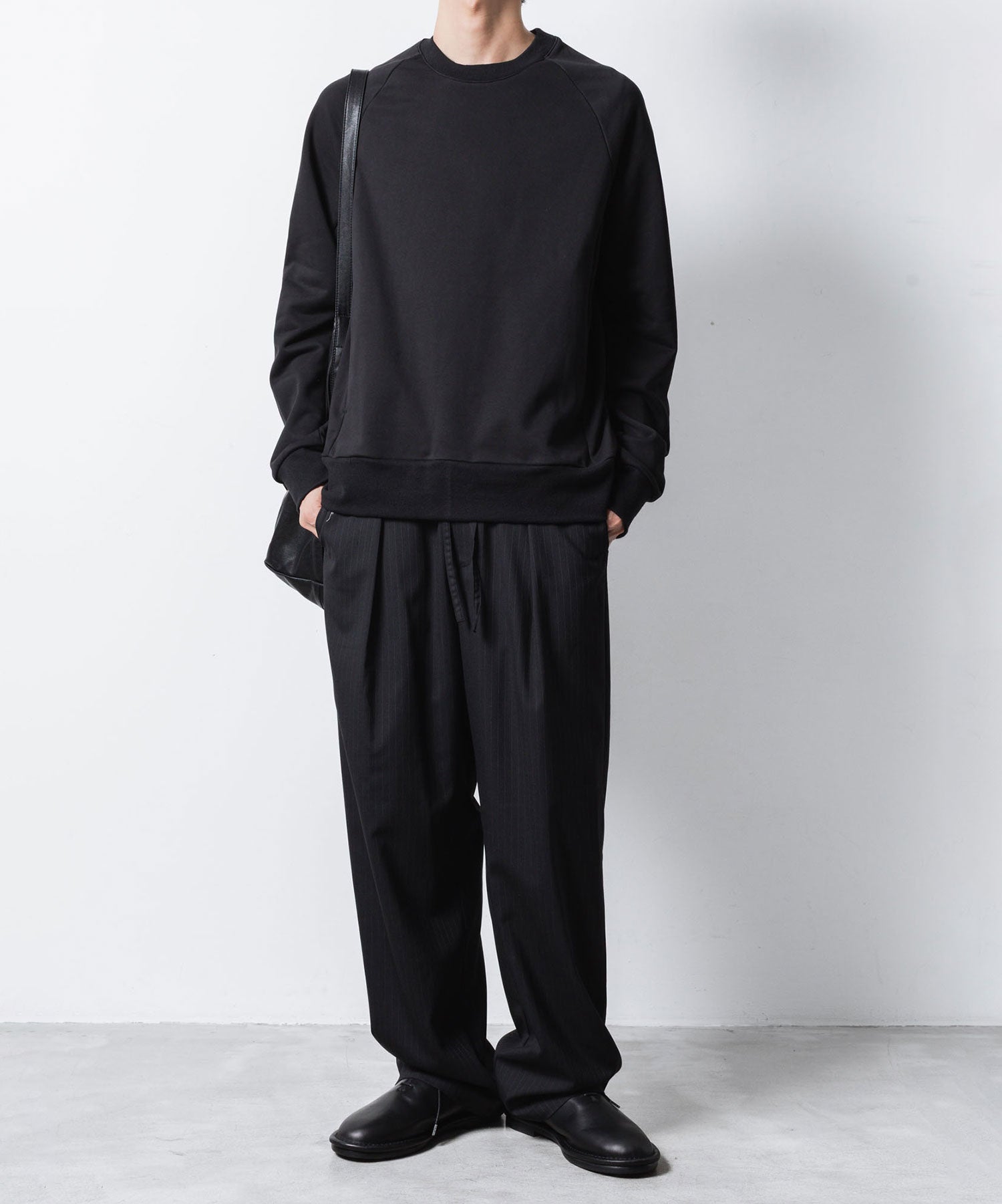 ATTACHMENT アタッチメントのT/W/SI STRETCH GABARDINE 1TUCK EASY TROUSERS - S.BLACKの公式通販サイトsession福岡セレクトショップ