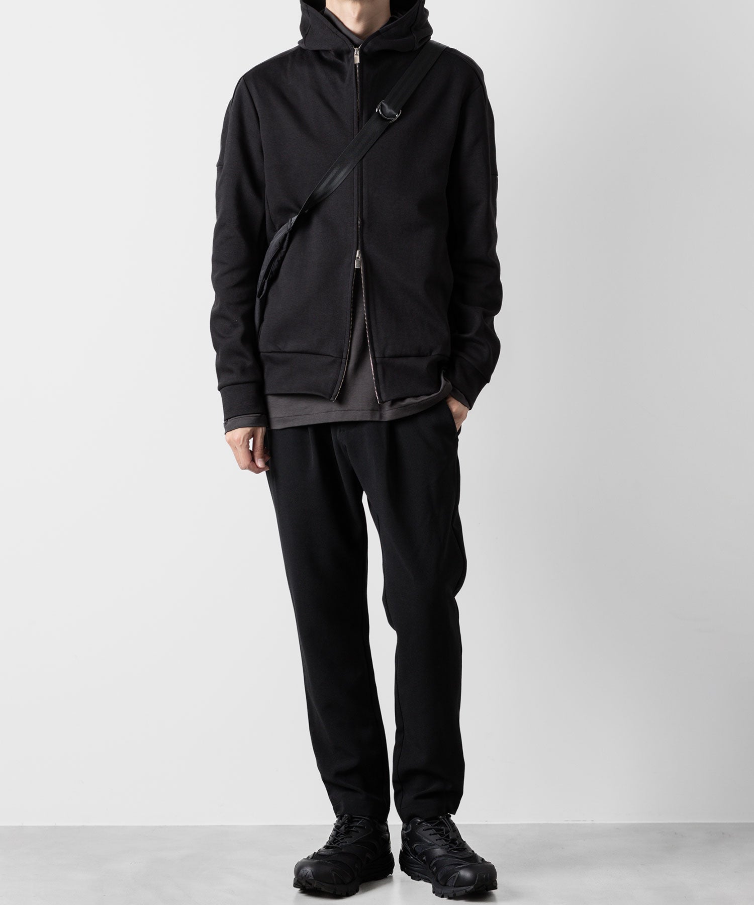 ATTACHMENT アタッチメントのPE STRETCH DOUBLE CLOTH REGULAR FIT EASY TROUSERS - BLACK 公式通販サイトsession福岡セレクトショップ