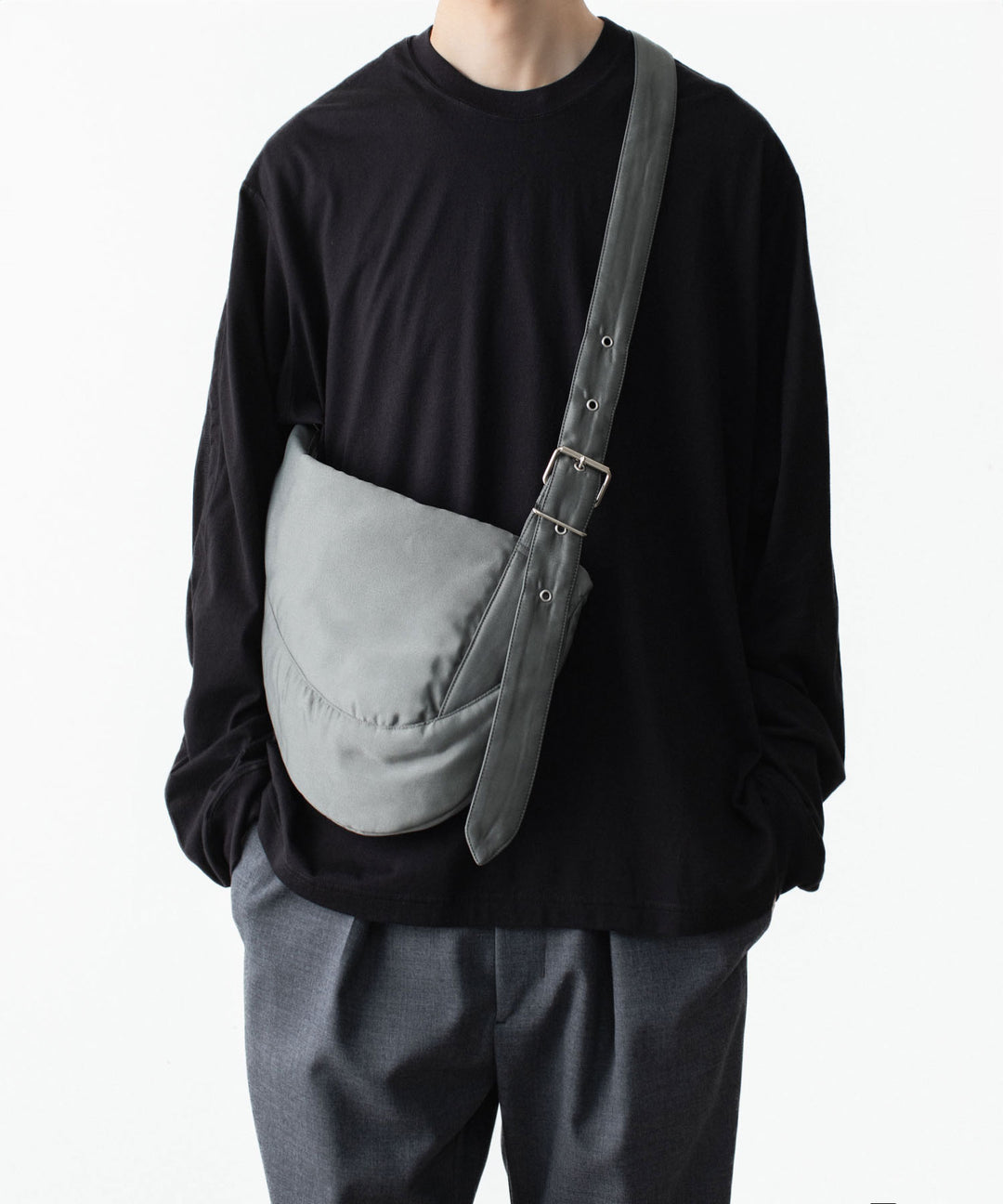 VEIN ヴェインのREVERSE SATIN SHOULDER BAG - KHAKIの公式通販サイトsession福岡セレクトショップ