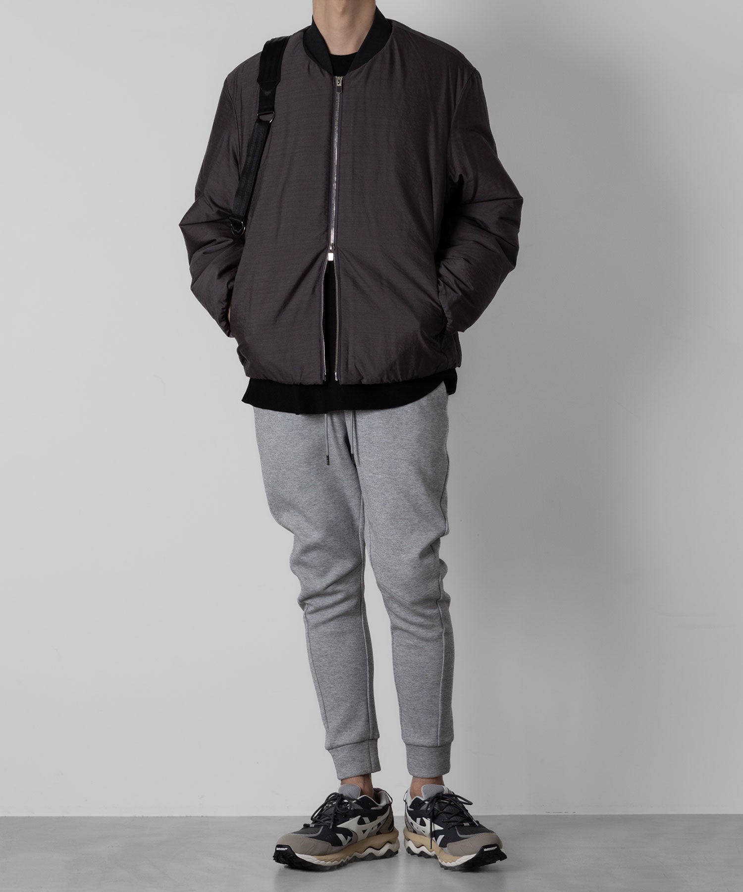 ATTACHMENT アタッチメントのCO/PE DOUBLE KNIT THREE DIMENSIONAL JOGGER PANTS - X.GRAYの公式通販サイトsession福岡セレクトショップ
