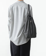 画像をギャラリービューアに読み込む, ATTACHMENT アタッチメントのSYNTHETIC LEATHER BUCKET BAG - GRAYの公式通販サイトsession福岡セレクトショップ
