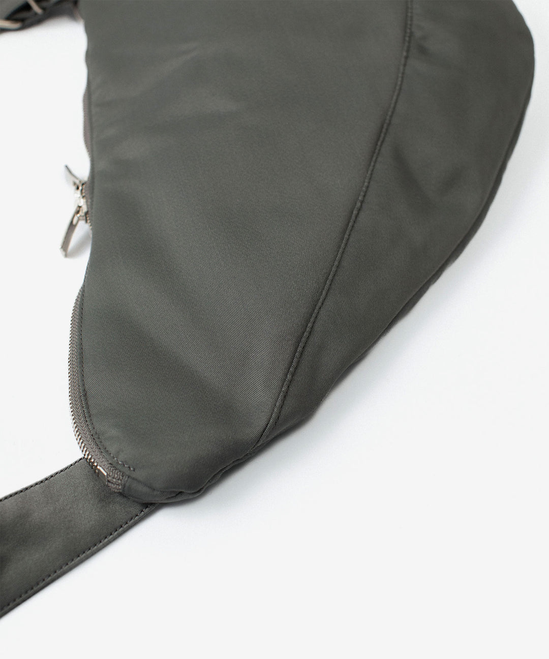 VEIN ヴェインのREVERSE SATIN SHOULDER BAG - KHAKIの公式通販サイトsession福岡セレクトショップ