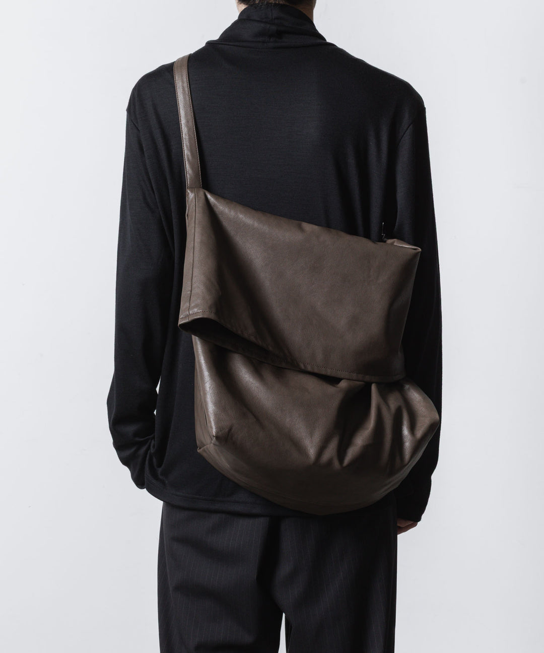 ATTACHMENT アタッチメントのSYNTHETIC LEATHER SHOULDER BAG - D.BROWNの公式通販サイトsession福岡セレクトショップ