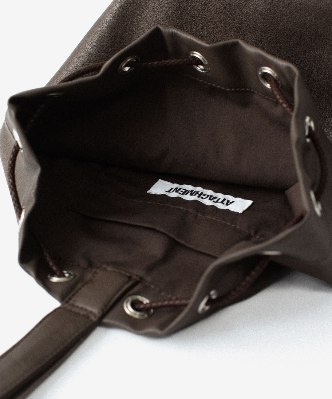 ATTACHMENT / EXCLUSIVE ITEMアタッチメントのSYNTHETIC LEATHER SMALL BUCKET BAG - D.BROWNの公式通販サイトsession福岡セレクトショップ