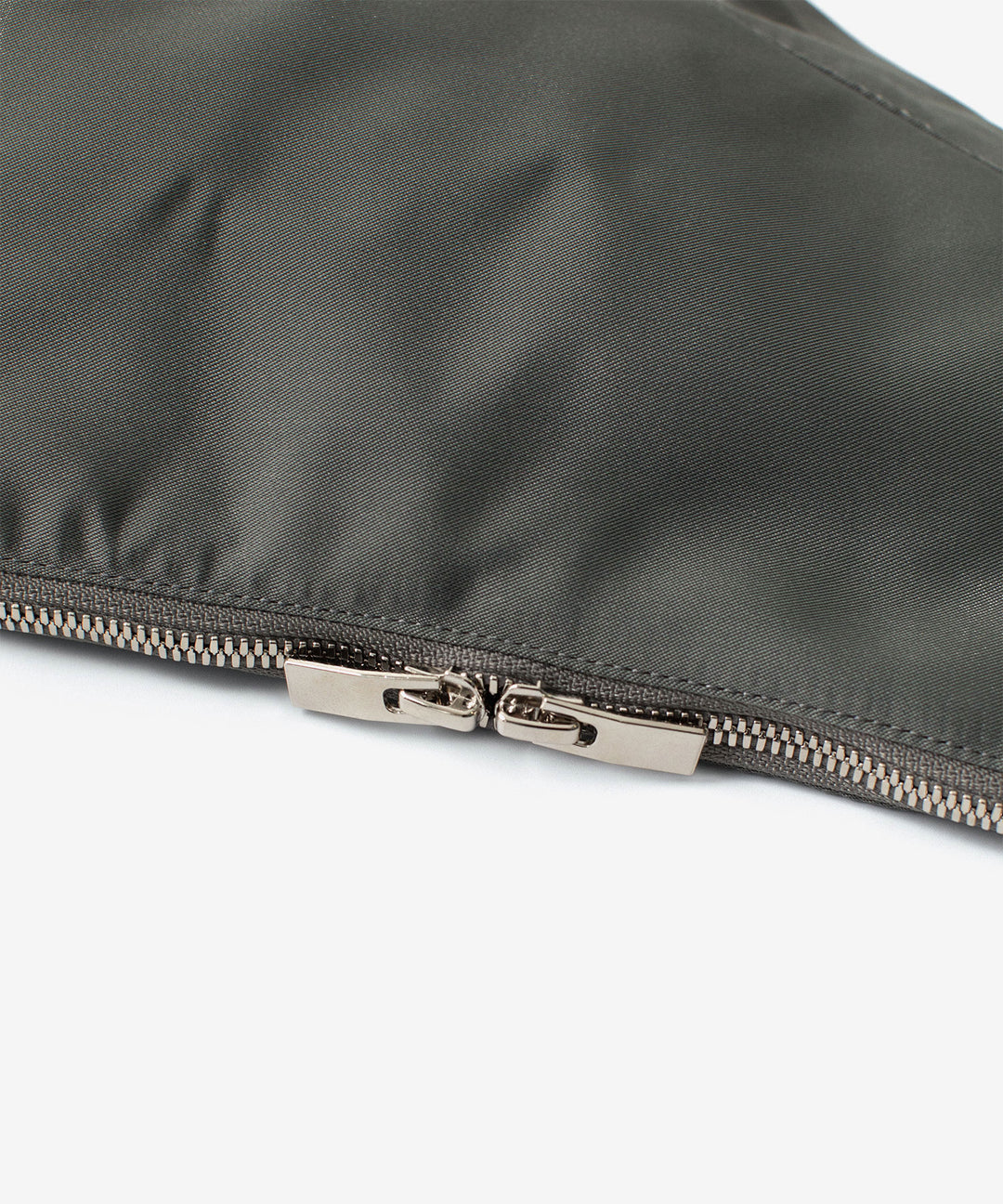 VEIN ヴェインのREVERSE SATIN SHOULDER BAG - KHAKIの公式通販サイトsession福岡セレクトショップ