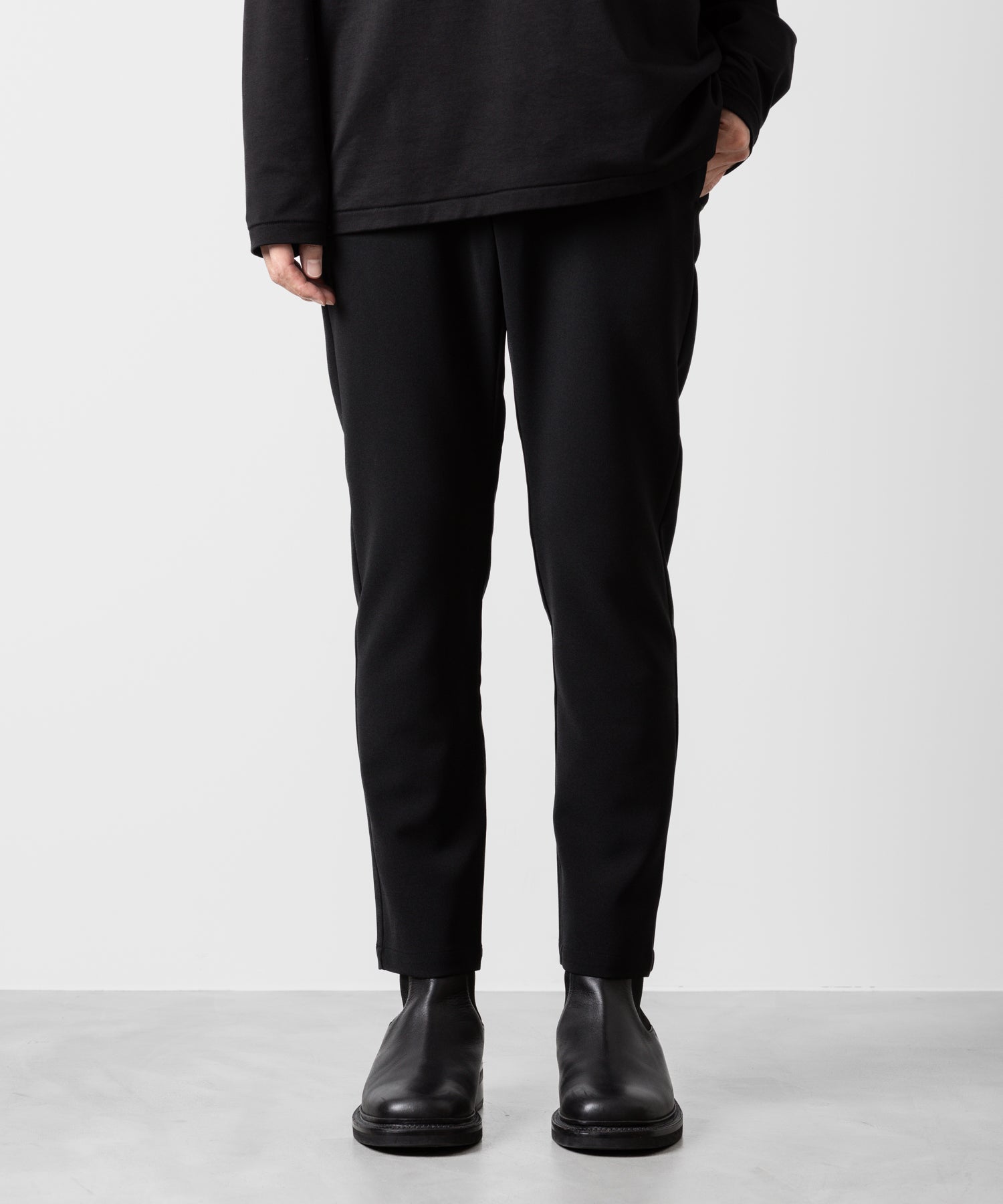 ATTACHMENT アタッチメントのPE STRETCH DOUBLE CLOTH NARROW TROUSERS - BLACK 公式通販サイトsession福岡セレクトショップ