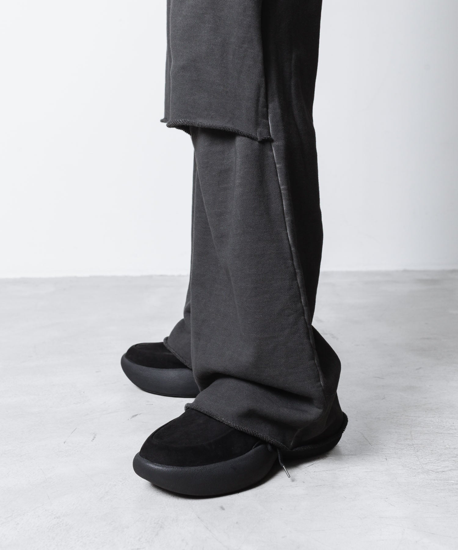 VEIN ヴェインのJUMBERCA TERRY COLD DYED CUT OFF BAGGY TROUSERS - GRAYの公式通販サイトsession福岡セレクトショップ