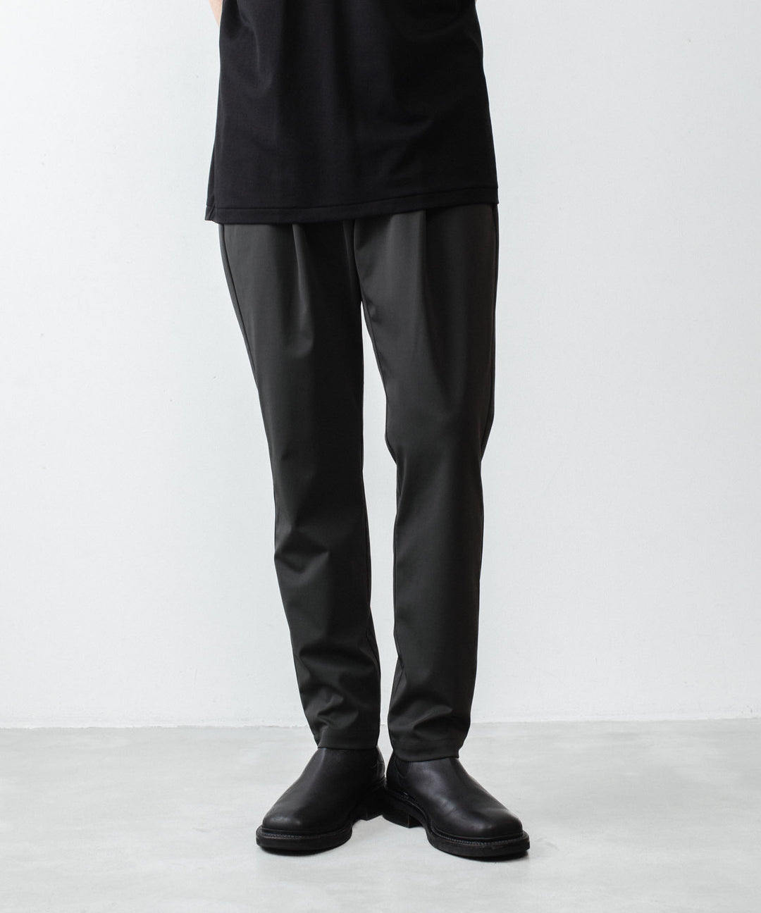 ATTACHMENT / EXCLUSIVE ITEMアタッチメントのLUCA MATTE TWIST REGULAR FIT EASY TROUSERS - D.KHAKIの公式通販サイトsession福岡セレクトショップ