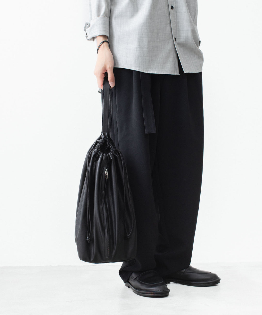 ATTACHMENT アタッチメントのSYNTHETIC LEATHER BUCKET BAG - BLACKの公式通販サイトsession福岡セレクトショップ