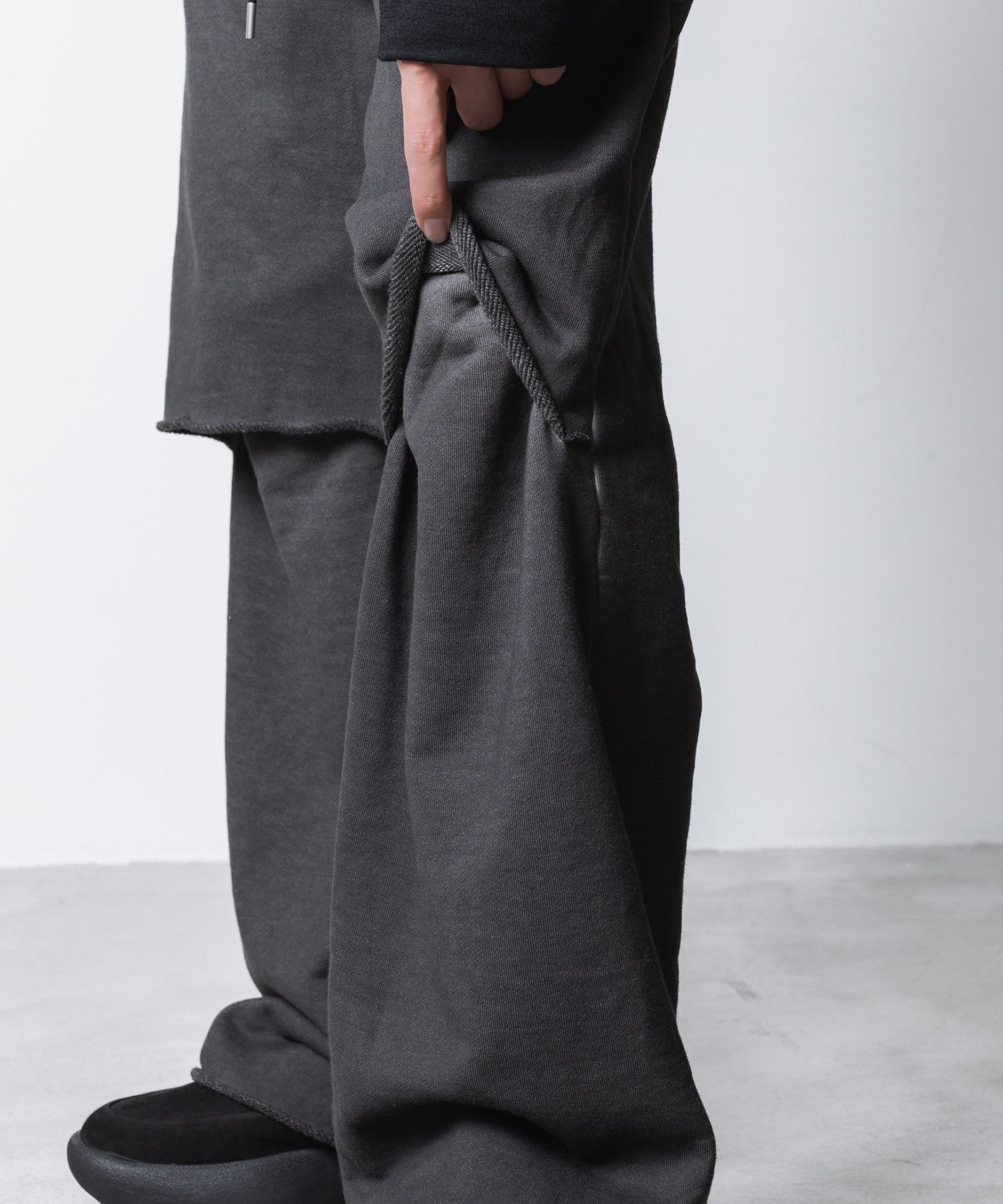 VEIN ヴェインのJUMBERCA TERRY COLD DYED CUT OFF BAGGY TROUSERS - GRAYの公式通販サイトsession福岡セレクトショップ