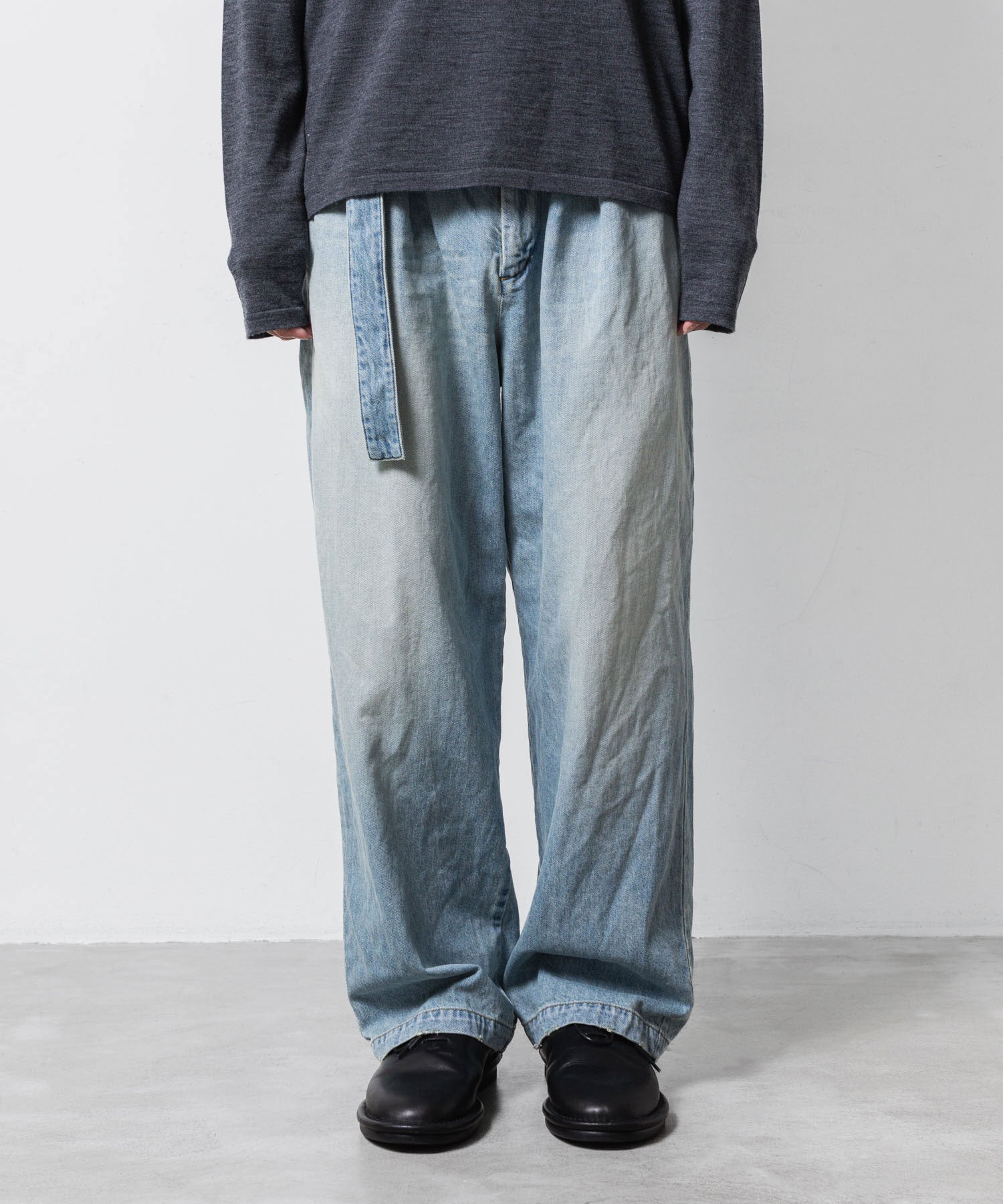 ATTACHMENT / EXCLUSIVE ITEMアタッチメントの11oz DENIM 1TUCK BELTED PANTS  - L.NAVYの公式通販サイトsession福岡セレクトショップ