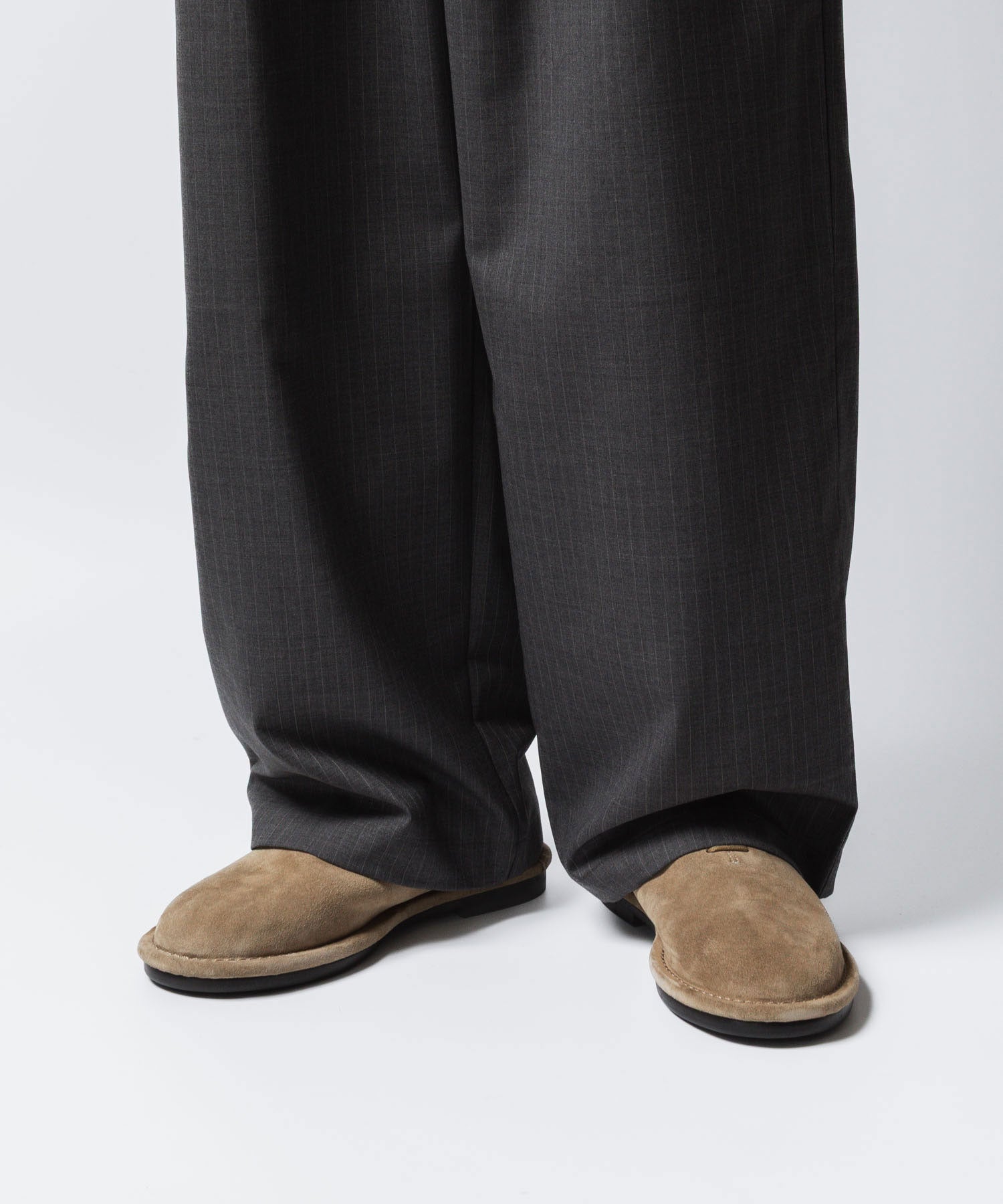 ATTACHMENT アタッチメントのCOW LEATHER SUEDE BABOUCHE - BEIGEの公式通販サイトsession福岡セレクトショップ