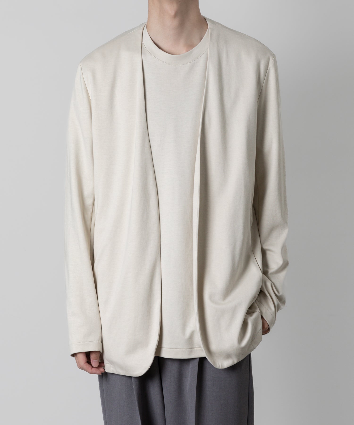 【ATTACHMENT】ATTACHMENT アタッチメントのCOTTON DOUBLE FACE COLLARLESS CARDIGAN - OFF WHITE 公式通販サイトsession福岡セレクトショップ