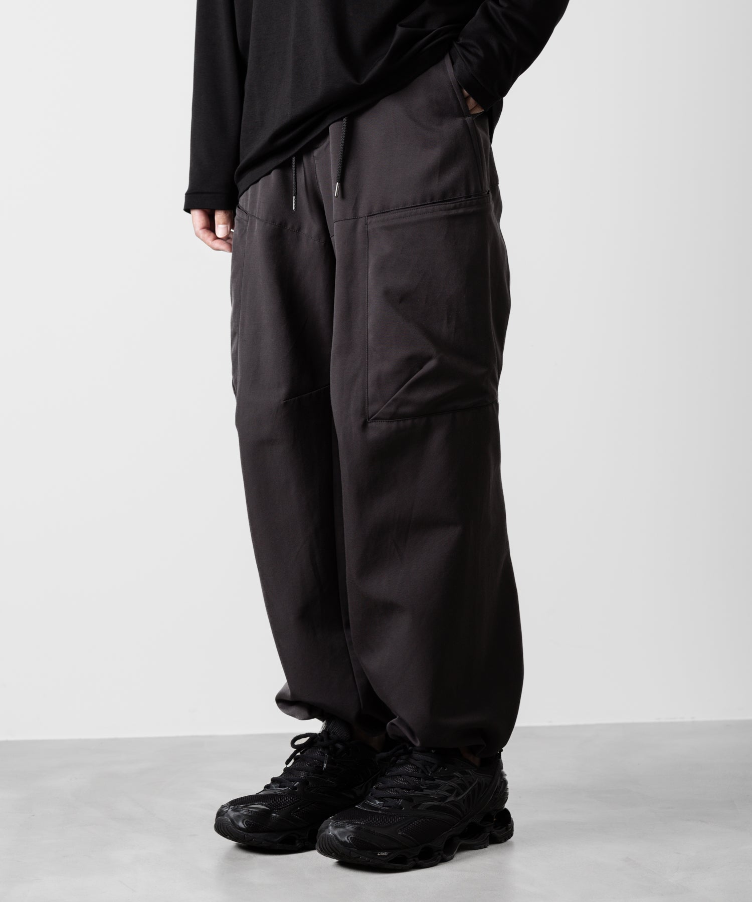 ATTACHMENT アタッチメントのNY/CO TWILL WIDE CARGO TROUSERS - D.GRAY 公式通販サイトsession福岡セレクトショップ