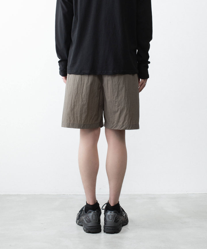 ATTACHMENT アタッチメントのNY TAFFETA SHORTS - KHAKI GRAYの公式通販サイトsession福岡セレクトショップ