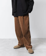 画像をギャラリービューアに読み込む, ATTACHMENT アタッチメントのFINX CO CORDUROY 1TUCK WIDE TROUSERS - CAMELの公式通販サイトsession福岡セレクトショップ
