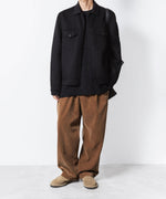 画像をギャラリービューアに読み込む, ATTACHMENT アタッチメントのFINX CO CORDUROY 1TUCK WIDE TROUSERS - CAMELの公式通販サイトsession福岡セレクトショップ
