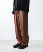 画像をギャラリービューアに読み込む, ATTACHMENT アタッチメントのCU/PE FIBRIL SATIN EASY TROUSERS - L.BROWNの公式通販サイトsession福岡セレクトショップ
