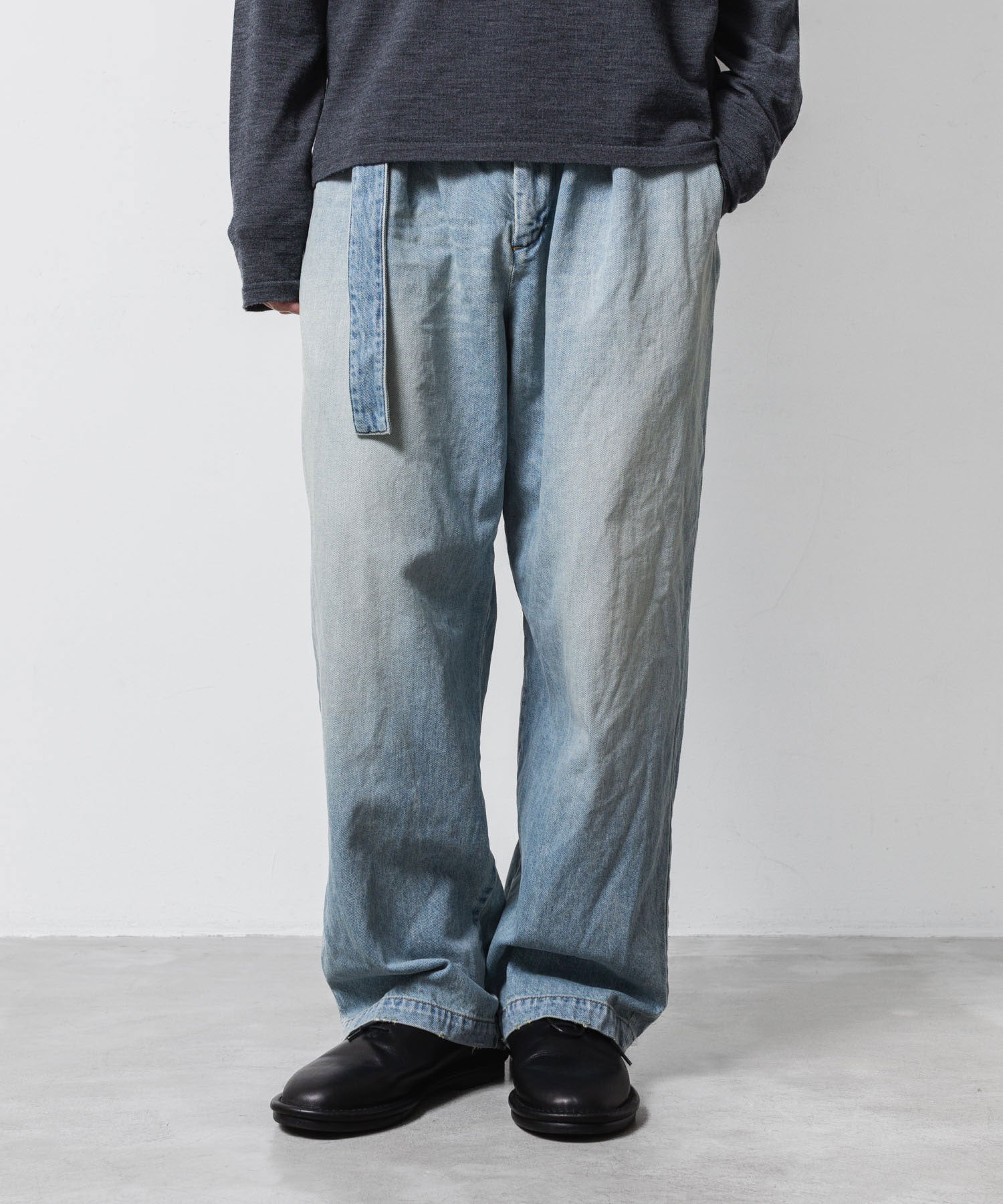 ATTACHMENT / EXCLUSIVE ITEMアタッチメントの11oz DENIM 1TUCK BELTED PANTS  - L.NAVYの公式通販サイトsession福岡セレクトショップ