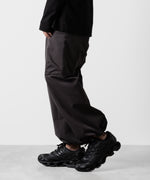 画像をギャラリービューアに読み込む, ATTACHMENT アタッチメントのNY/CO TWILL WIDE CARGO TROUSERS - D.GRAY 公式通販サイトsession福岡セレクトショップ
