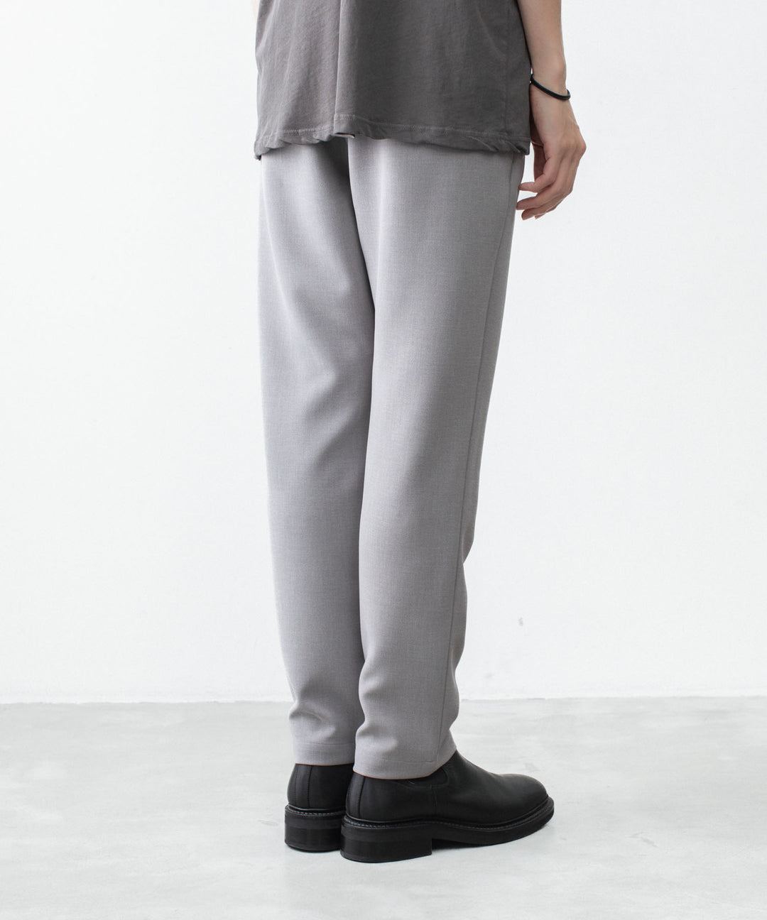 ATTACHMENT アタッチメントのPE STRETCH DOUBLE CLOTH REGULAR FIT EASY TROUSERS - L.GRAYの公式通販サイトsession福岡セレクトショップ