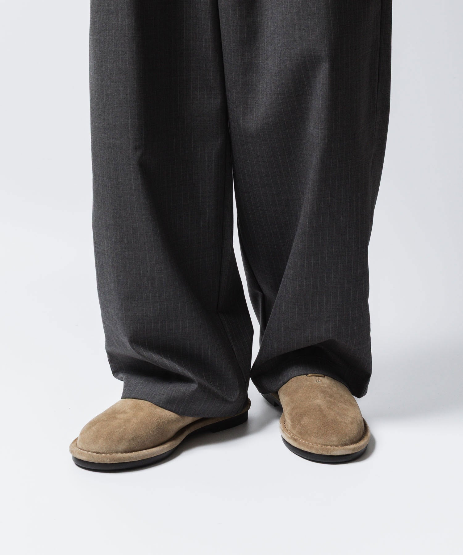 ATTACHMENT アタッチメントのCOW LEATHER SUEDE BABOUCHE - BEIGEの公式通販サイトsession福岡セレクトショップ