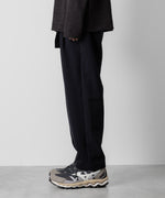 画像をギャラリービューアに読み込む, ATTACHMENT アタッチメントのPE STRETCH DOUBLE CLOTH BELTED TAPERED FIT TROUSERS - NAVY 公式通販サイトsession福岡セレクトショップ
