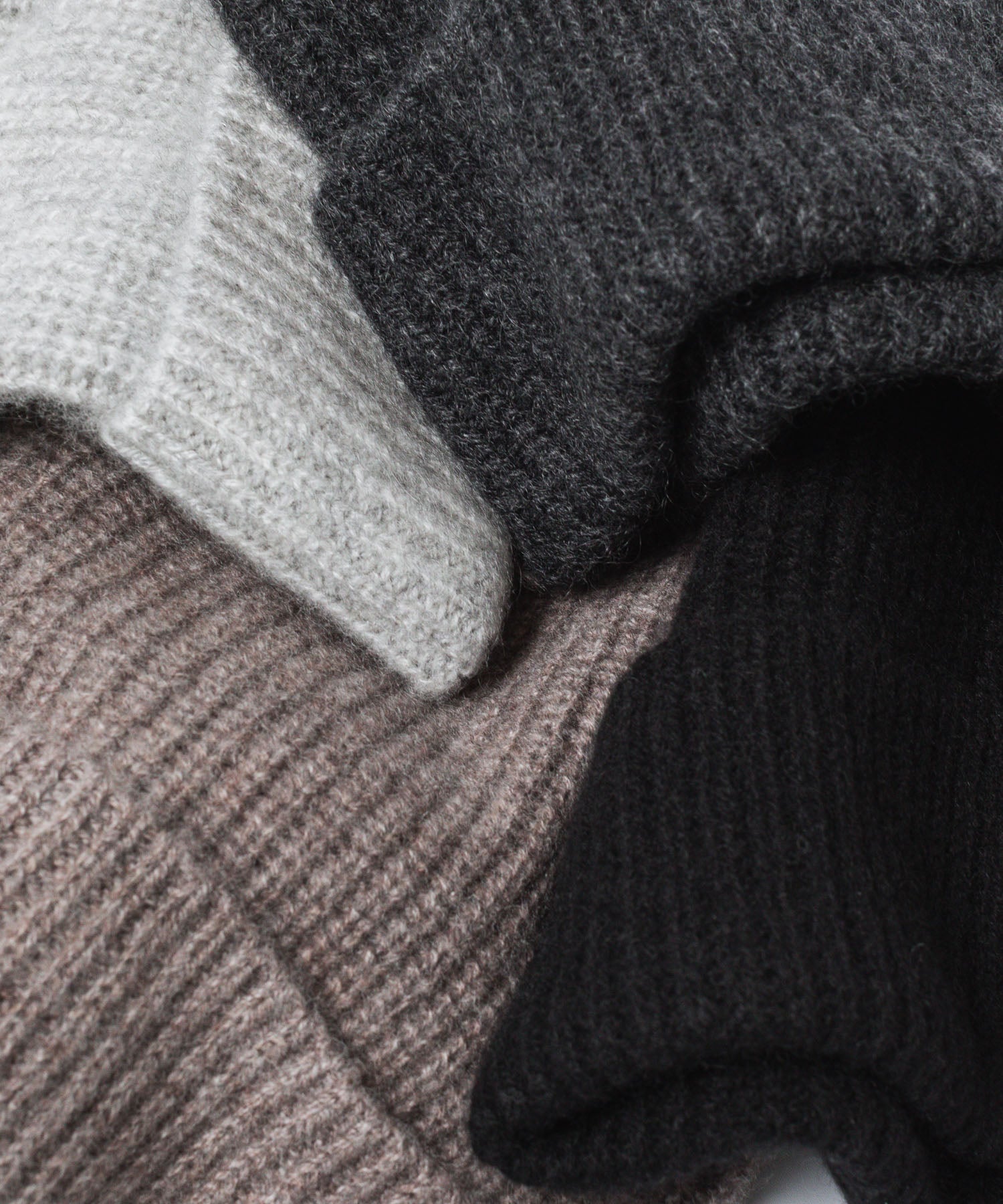 ATTACHMENT アタッチメントのCASHMERE　KNIT BEANIE - CAMELの公式通販サイトsession福岡セレクトショップ