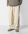 【 ATTACHMENT 】FINX CO CORDUROY 1TUCK WIDE TROUSERS - OFF WHITE