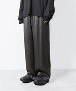 画像をギャラリービューアに読み込む, VEIN ヴェインのRY PIGMENT PRINT SATIN EASY WIDE TROUSERS - BLACKの公式通販サイトsession福岡セレクトショップ
