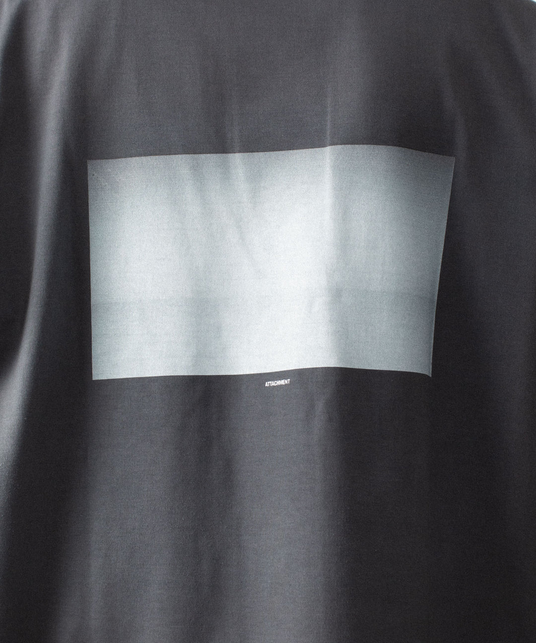 ATTACHMENT アタッチメントの100//3　JERSEY PHOTO PRINT S/S TEE - GRAYの公式通販サイトsession福岡セレクトショップ